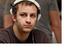 Sorel Mizzi rocking white headphones - WSOP 2010